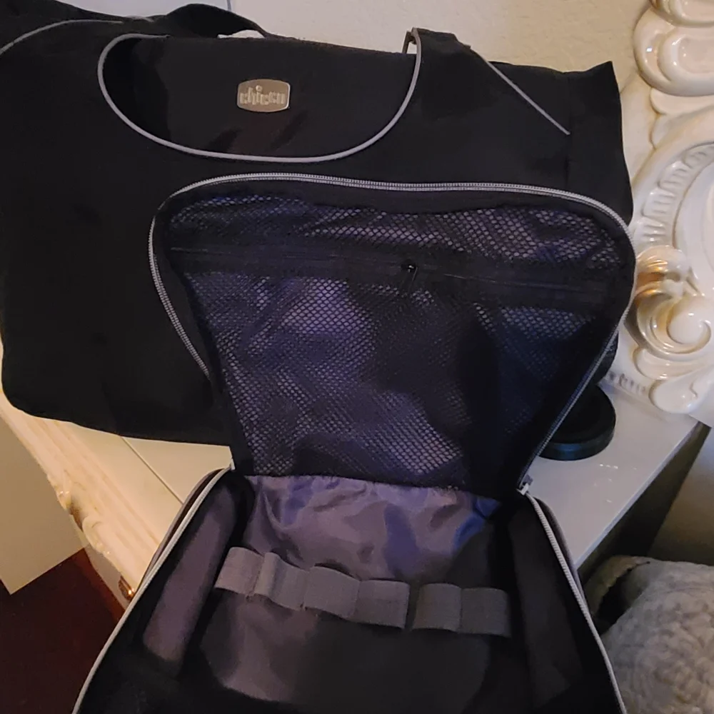 Chicco Layla Tote with Dash bag. Black,in very good condition